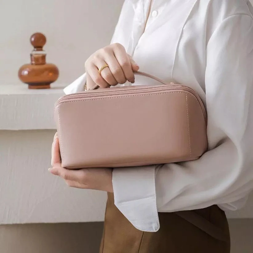 large-capacity-leather-travel-cosmetic-bag-152987